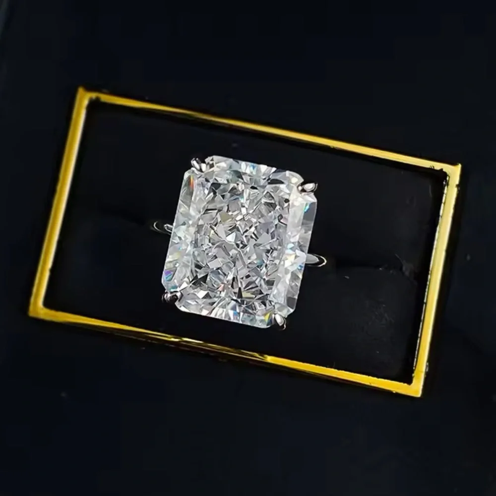 18k 7ct Radiant Cut Ring - Picture 9 of 16